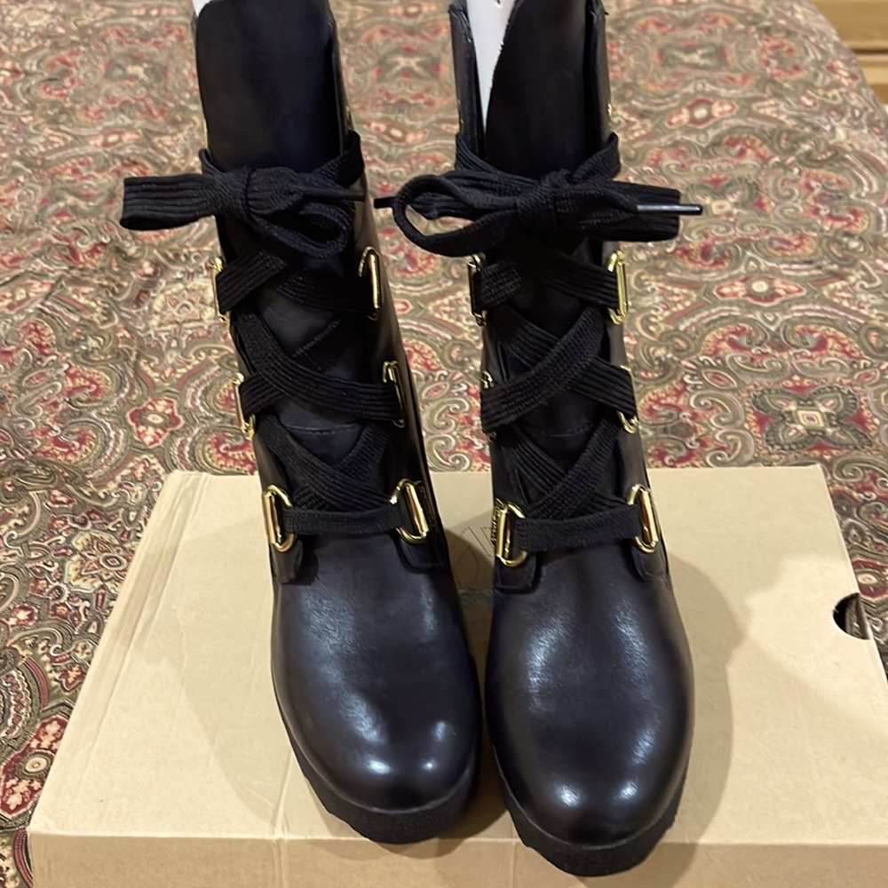Black leather Timberland wedge boots